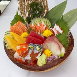 ชุดปลาดิบกลาง