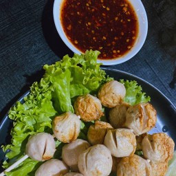 ชิ้นพ่นไฟ by เสือน้อย