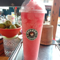 สตอเบอรี่ปั้น