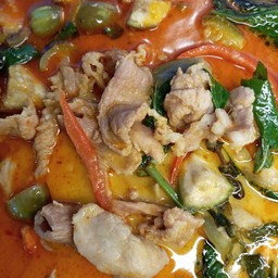 ขนมจีนพะแนงหมู