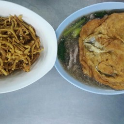 บะหมี่กรอบราดหน้า ใส่ไข่ (พิเศษ)