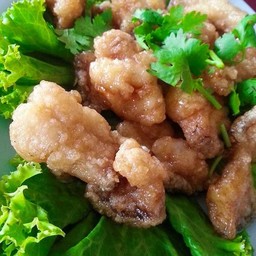 เนื้อปลาเก๋าทอดราดน้ำปลา