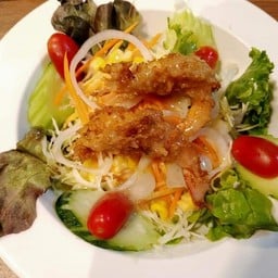สลัดกุ้งทอด