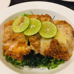 สลัดไก่กรอบครีมมะนาว