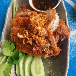 ข้าวหมูทอด