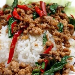 กระเพาหมูสับ