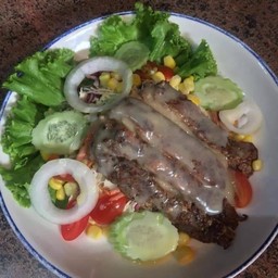 สลัดหมูย่าง