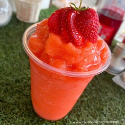 สตอเบอร์รี่ปั่น