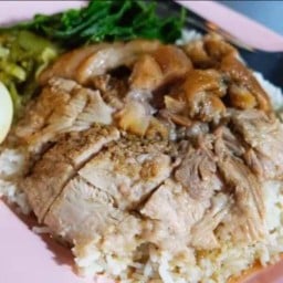 เก้าเงิน ขัาวขาหมูอาหารตามสั่ง