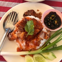ข้าวหมูกรอบ