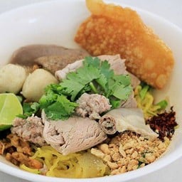 ก๋วยเตี๋ยวหมูต้มยำ ก๋วยเตี๋ยวเนื้อตุ๋น คุณป๊อบ