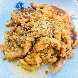 ไก่กระเทียม (กับข้าว)