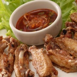 ปีกไก่จิ้มแจ่ว