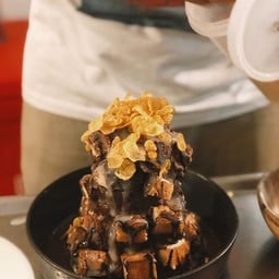 กอไผ่กอหญ้า ถนนจันทน์