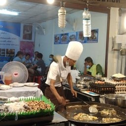 พยุงหอยทอด ผัดไทย บ้านริมน้ำ (แปดริ้ว)