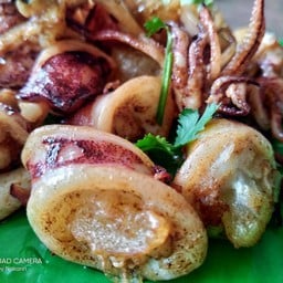 หมึกไข่แดดเดียว ไข่เน้นๆ รสชาติดี 