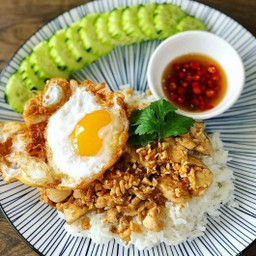 ข้าวไก่กระเทียม