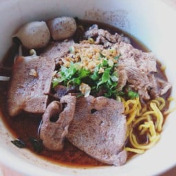 ก๋วยเตี๋ยวเรืออยุธยา ทุ่งโฮเต็ล