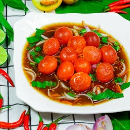 ยำไข่แดง