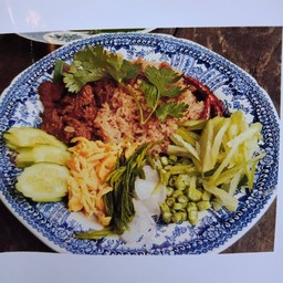 ข้าวคลุกกะปิ