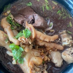 ก๋วยเตี๋ยวไก่ตุ๋น