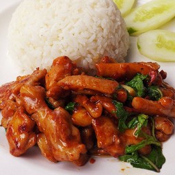 กระเพราไก่สไปรซี่