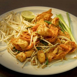 เกี้ยวกรอบผัดไทเจ
