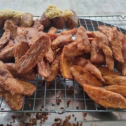 เจ้เหมี่ยวกล้วยทอด
