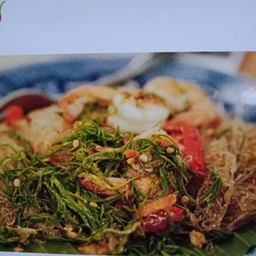 วุ้นเส้นผัดพริกชะอมกุ้ง