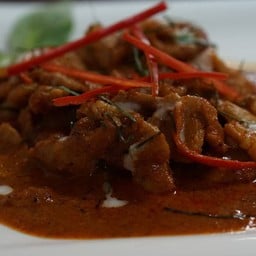 พะแนงหมูกรอบ