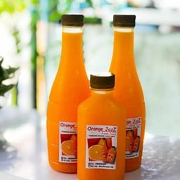 Orange JazZ น้ำส้มคั้นสด 100% พรีเมี่ยม รสชาดละมุน จากส้ม 3 ชนิด มีเนื้อส้มกรุบกรอบ ไม่แต่งสี  กลิ่น รส ขวดเล็ก 220 ml./ 42 บาท.  ขวดใหญ่ 500 ml./ 75 บาท. Orange JazZ Premium Orange Juice 100% Passion to Drink "ต้องลอง!!!"