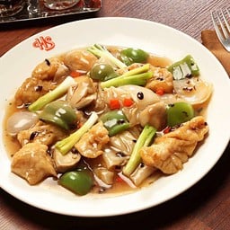 ก๋วยเตี๋ยวราดหน้าปลาเต้าซี่