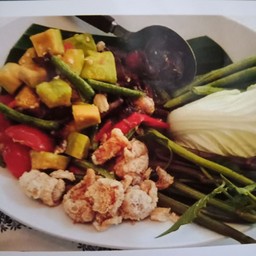 ส้มตําอะโวคาโด (ปูปลาร้า)