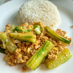 แตงกวาผัดไข่+ข้าว