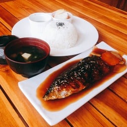 ข้าวชุดปลาซาบะย่าง