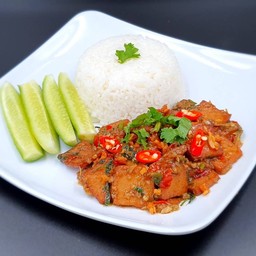 ข้าวราดไก่กระเทียมพริกไทย