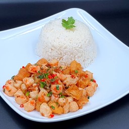 ข้าวราดกุ้งกระเทียมพริกขี้หนู