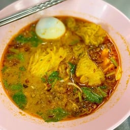 ก๋วยเตี๋ยวแกงไก่