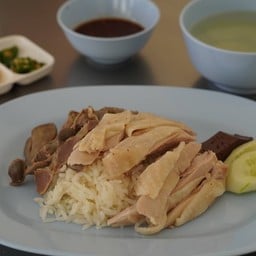 ร้านข้าวมันไก่ประตูน้ำ มิดไนท์ไก่ตอน  สาขาเมืองเอก