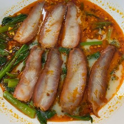 ก๋วยเตี๋ยวต้มยำหมูแดง
