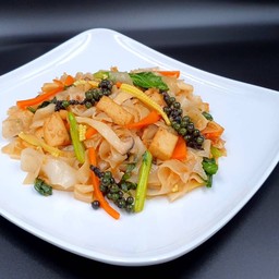 เส้นใหญ่ผัดขี้เมา