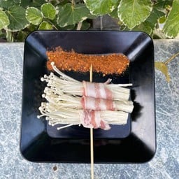 สามชั้นพันเห็ด