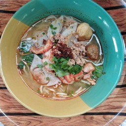 ก๋วยเตี๋ยวดับเพลิงแปดริ้ว