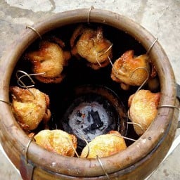 ไก่อบถัง,ลูกชิ้นเดือด ตลาดกิเลน