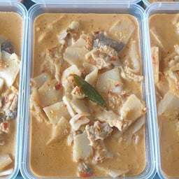 แกงหน่อไม้เปรี้ยวไก่ไทย