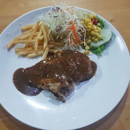 สเต็กน้องภูชิ