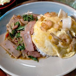 ไข่ข้นทะเลกะเพราเบคอน