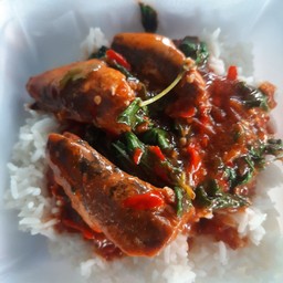 กะเพราปลากระป๋อง