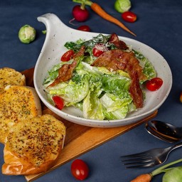 ซีซาร์สลัด เบคอน