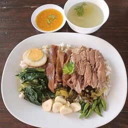 ขาหมูเรือซิ่ง